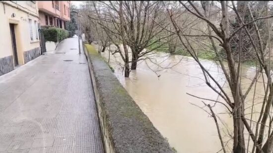 Nueva inundación en Getxo: vecinos de Larrañazubi alertan del riesgo del río Gobela tras intensas lluvias