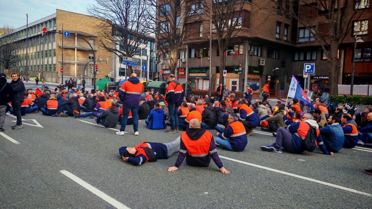 Los trabajadores de Tubos Reunidos cortarán hoy la Gran Vía y el Sagrado Corazón de Bilbao por el ERE
