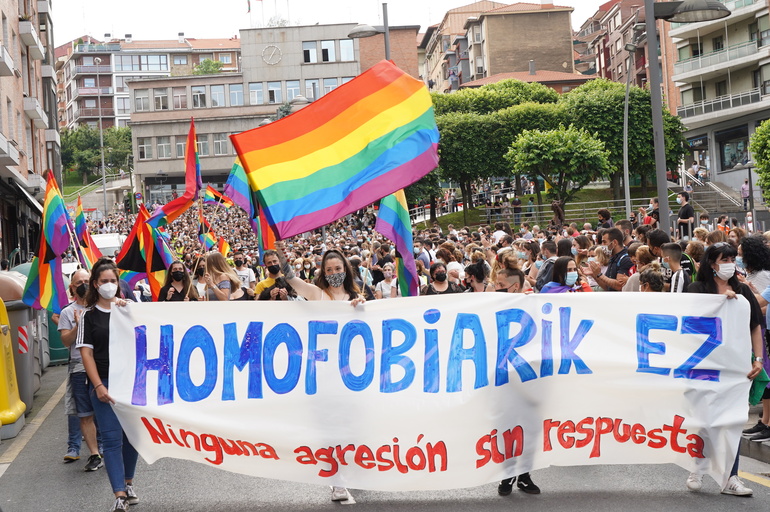 Arranca el juicio por la brutal agresión homófoba a un joven en Basauri: once acusados se enfrentan a tres años de cárcel