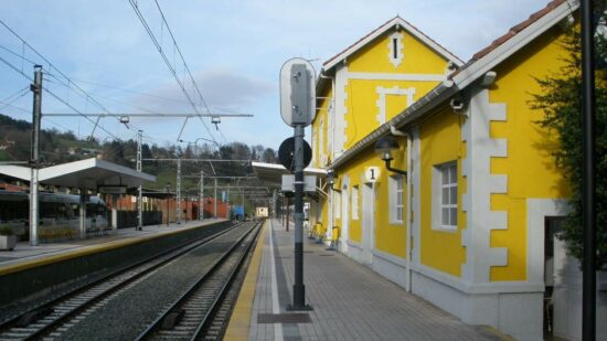 Renfe invertirá más de tres millones de euros en Euskadi para renovar estaciones de Cercanías