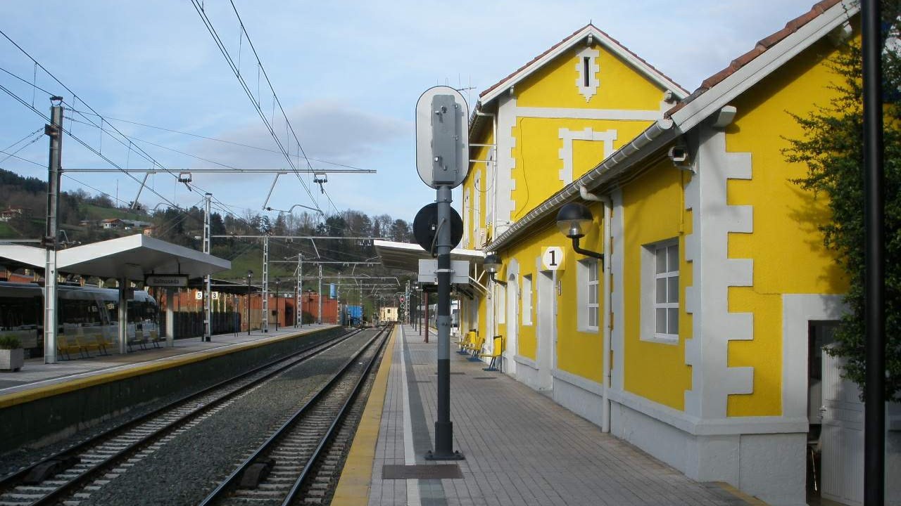 Renfe invertirá más de tres millones de euros en Euskadi para renovar estaciones de Cercanías