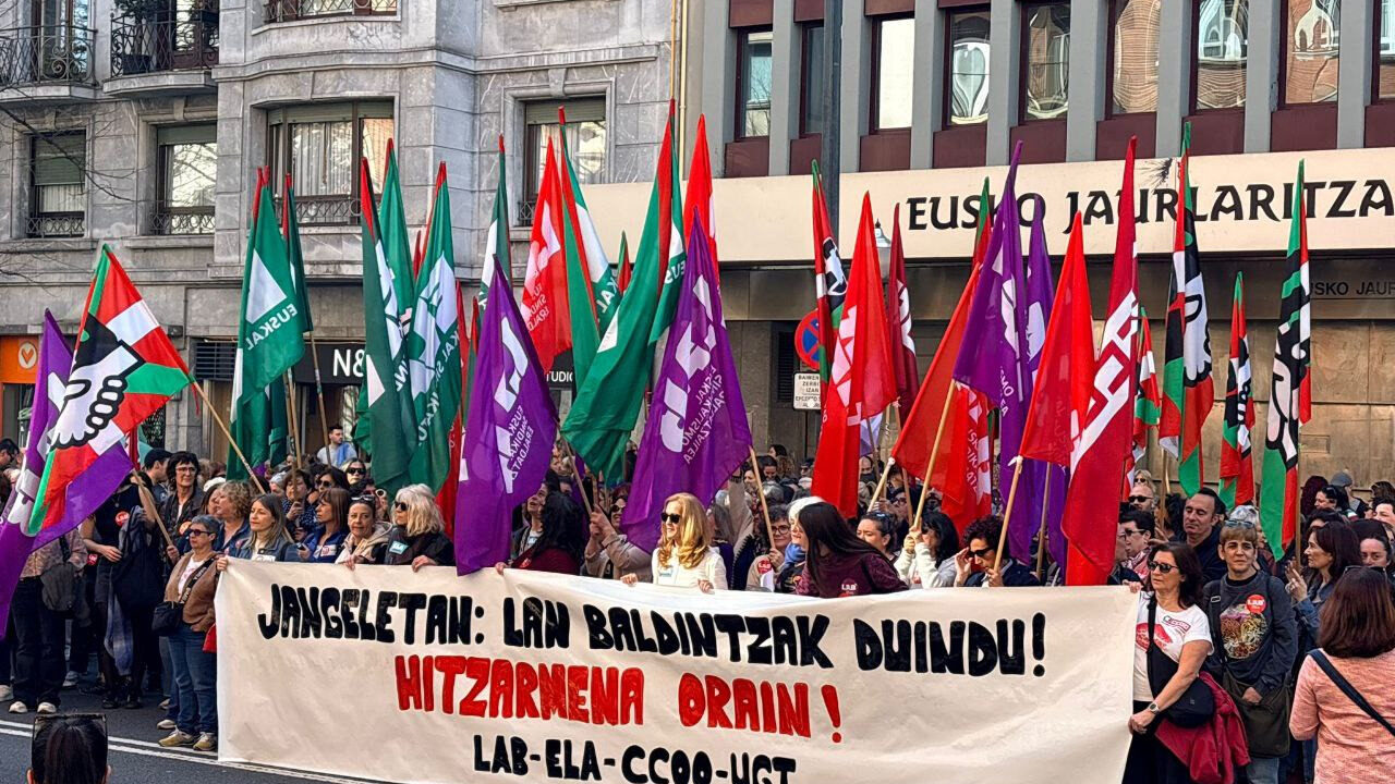 La huelga de comedores continúa hasta el jueves pese a la reforma del Gobierno Vasco