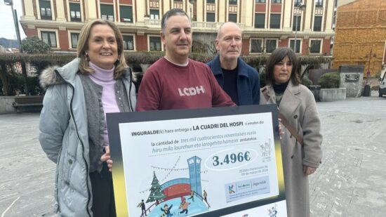 Barakaldo dona casi 3.500 euros de la pista de hielo navideña a La Cuadri del Hospi