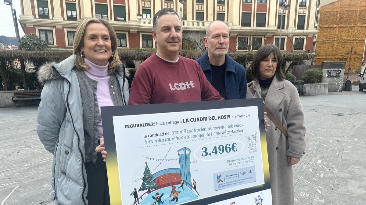 Barakaldo dona casi 3.500 euros de la pista de hielo navideña a La Cuadri del Hospi
