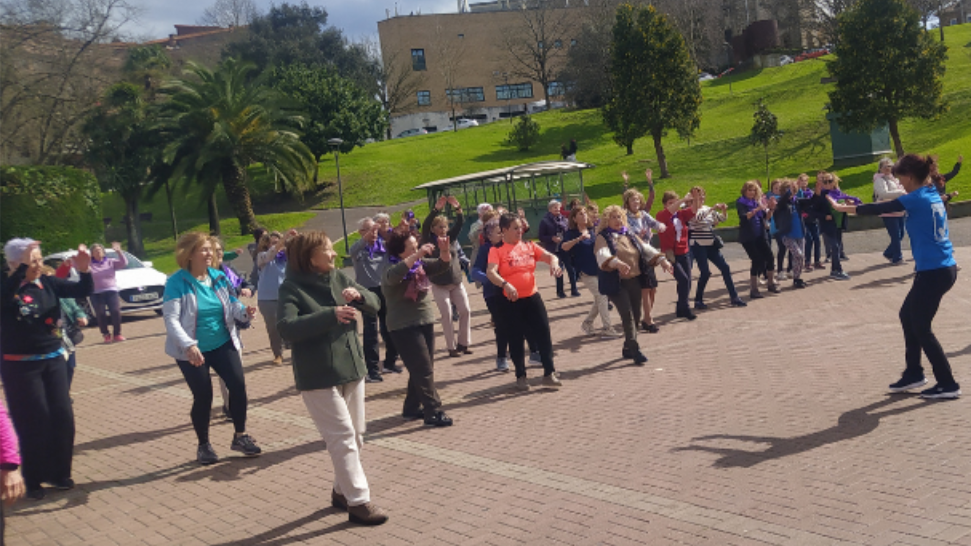 Galdakao activa marzo para sus mayores: planes gratuitos que mezclan baile, cultura y montaña para salir de casa