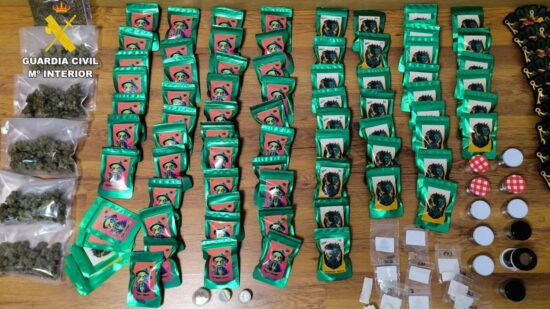 La Guardia Civil interviene en tres establecimientos de Castro Urdiales más de 5 kilos de sustancias derivadas de marihuana