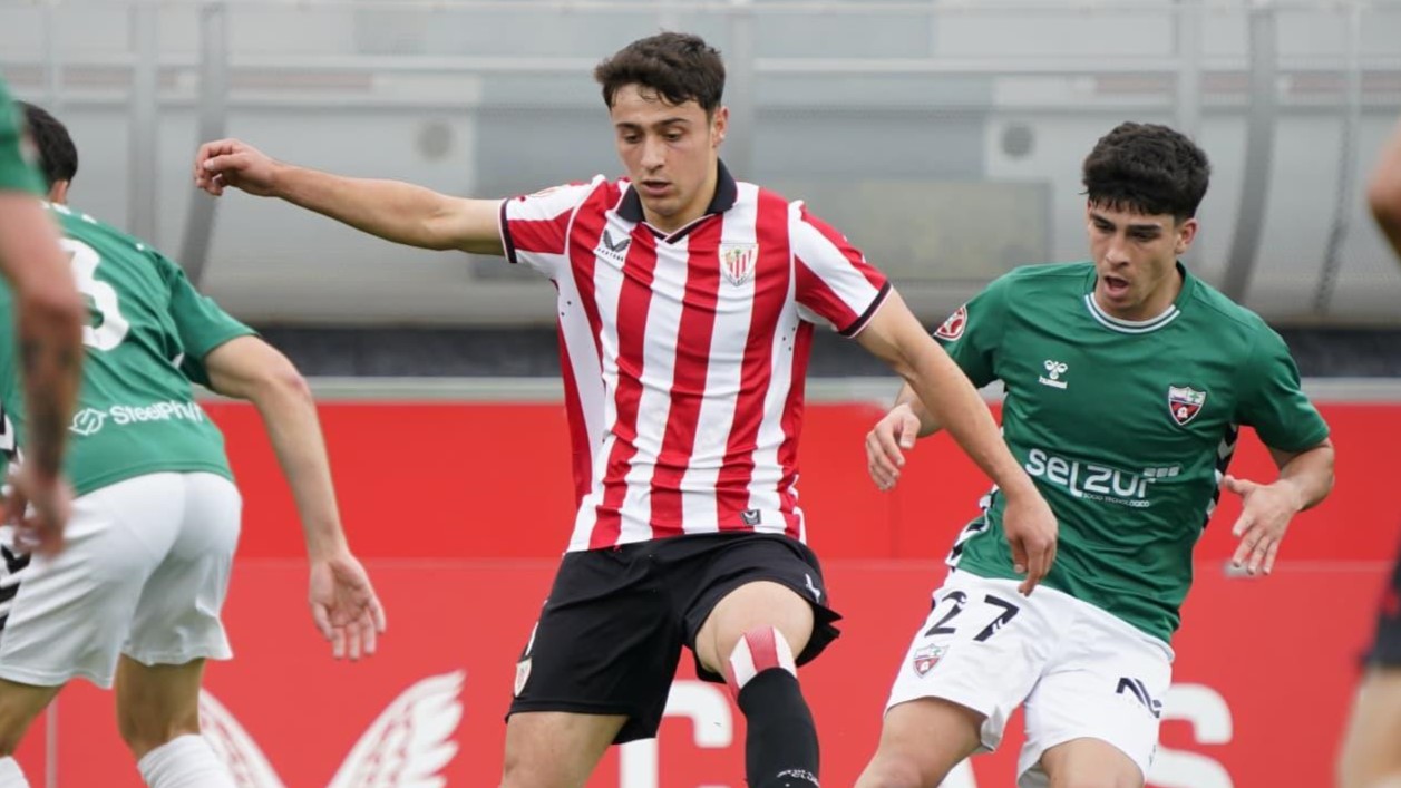 El primer mes de Efe Korkut en el Athletic: «Es un futbolista muy vistoso, eléctrico y dinámico»