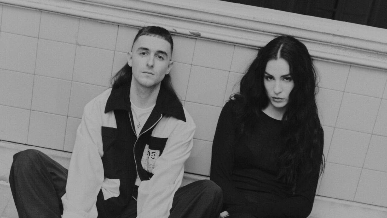 Hofe y Natalia Lacunza incendian la escena con ‘Esto no es amor’