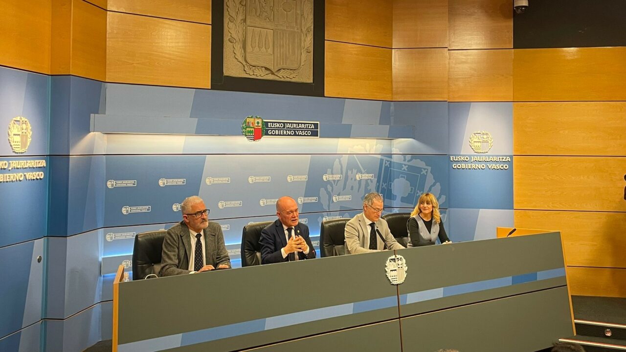 El consejero de ciencia y el rector acuerdan un plan de trabajo sobre las necesidades de la EHU y el Plan del Sistema Universitario 2027-2030