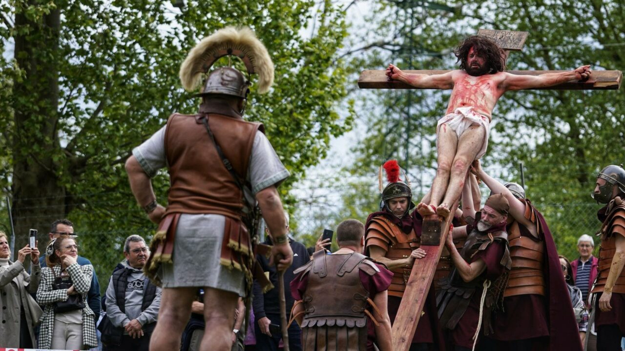 Llega la Pasión Viviente de Arkotxa: así se prepara una de las representaciones más especiales de Semana Santa