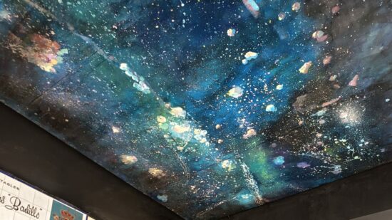 Catorce años después Orduña finaliza los murales de los hastiales de la Plaza de los Fueros