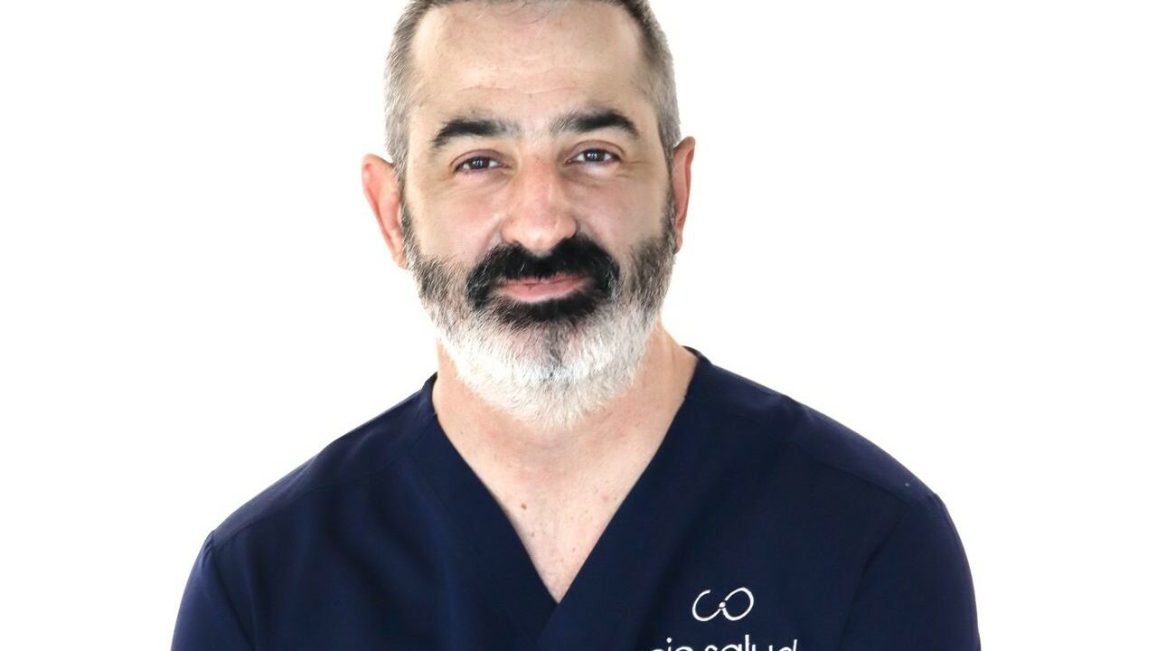 Este doctor de Bilbao, entre los 50 mejores médicos de España en los Top Doctors Awards 2025