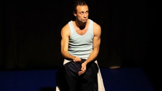 Oriol Pla aterriza en el Teatro Arriaga con Travy, un homenaje a la familia Pla-Solina y la creatividad teatral catalana