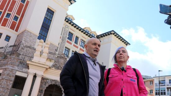 EH Bildu intenta evitar el cierre de estos dos colegios en Bilbao