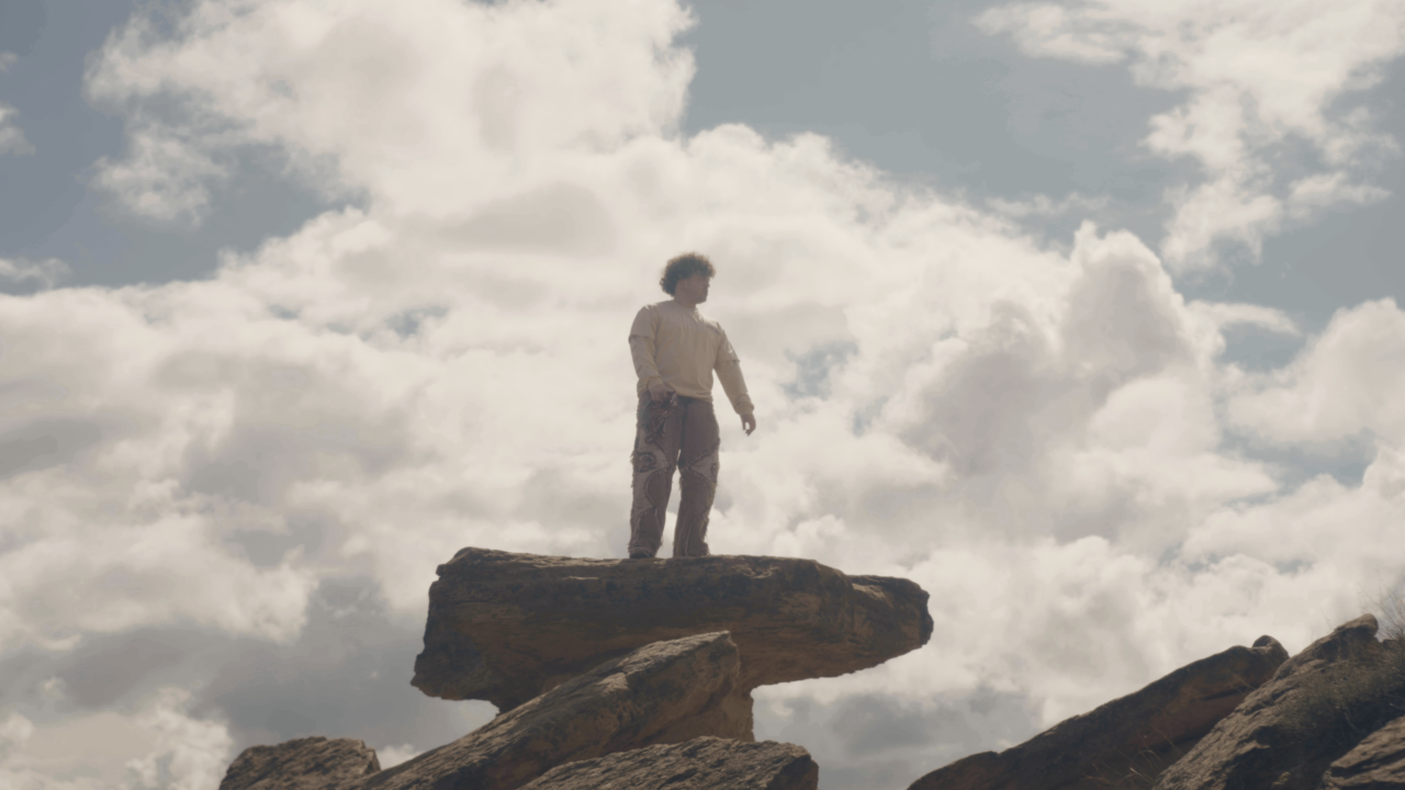 XSakara presenta ‘Umawe’, un viaje íntimo desde la soledad hacia el movimiento