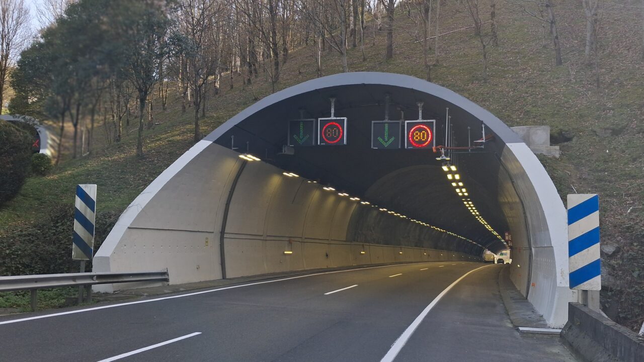 El túnel de Sodupe reabre tras su reforma con más seguridad y nuevos sistemas de control