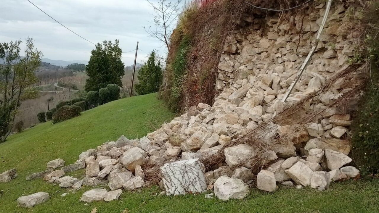 Comienzan las obras de rehabilitación del muro dañado en Artxanda