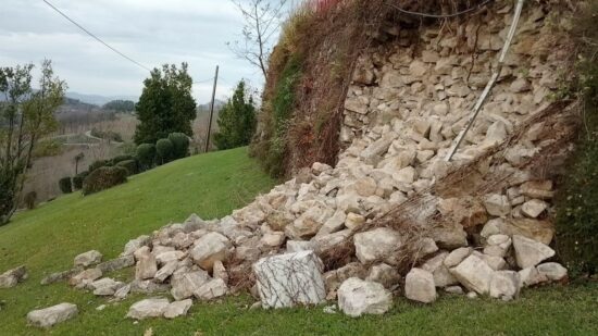 Comienzan las obras de rehabilitación del muro dañado en Artxanda