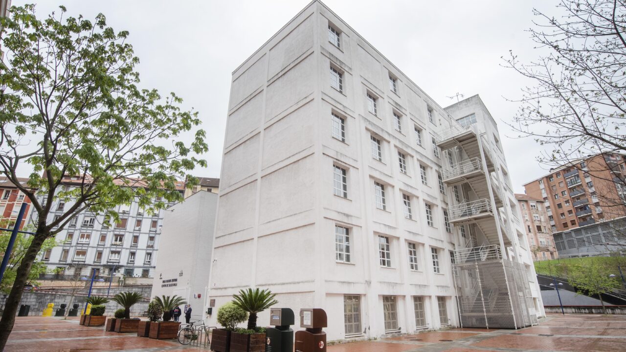 Asociaciones vecinales de Bilbao convocan concentraciones por el deterioro de la Sanidad Pública