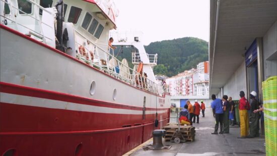 Cinco barcos de Ondarroa paran por el precio del gasoil: «Se notará en la venta de pescado”