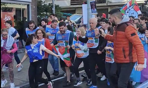Leioa corre por el euskera en una jornada multitudinaria
