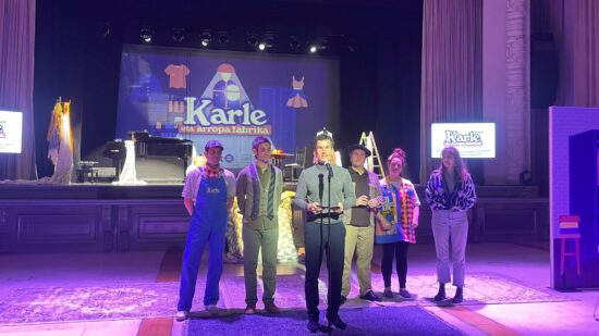 Karle eta arropa fabrika: un espectáculo familiar con talleres para reparar y transformar ropa
