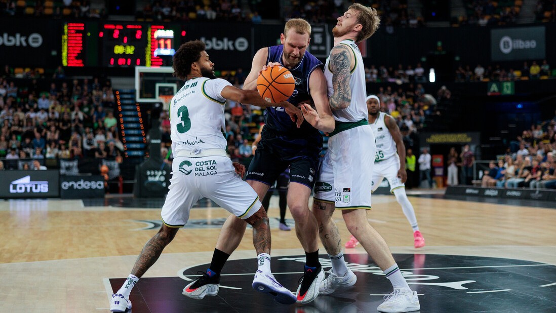 El Surne Bilbao se engancha al playoff derrotando a Unicaja