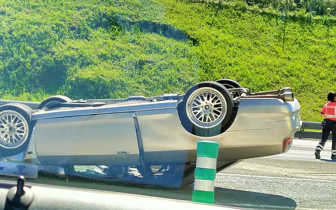 Accidente grave deja cortada la carretera hacia las playas de Sopela y Gorliz