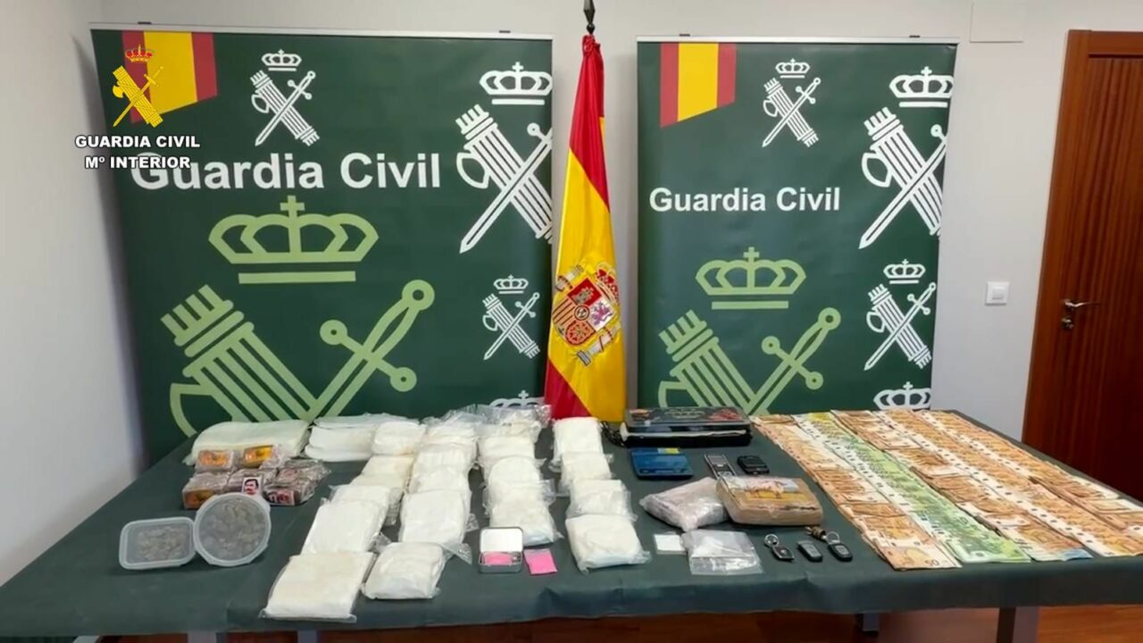 Desmantelan una ruta de tráfico de drogas entre Bizkaia y Navarra: cuatro detenidos y más de 22 kilos de speed incautados