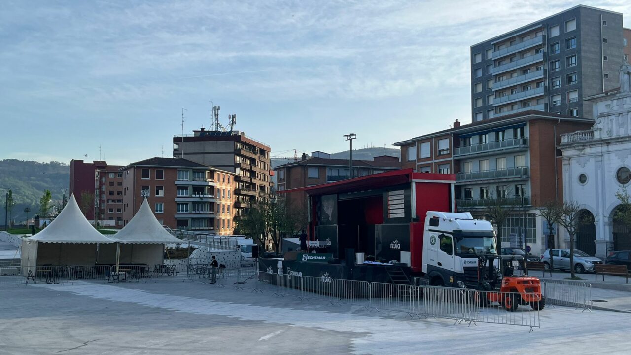 Basauri se vuelca con la Itzulia y se prepara para una jornada con fuertes restricciones de tráfico