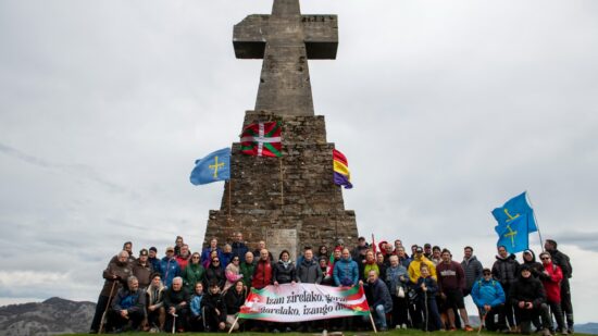 Homenaje a los gudaris y milicianos asturianos caídos en la batalla del monte Saibigain
