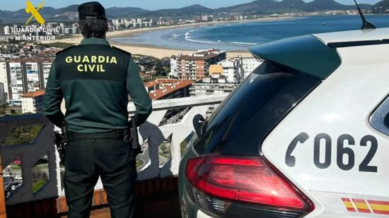 Intento de robo con intimidación en Laredo: investigado un hombre de 63 años tras amenazar a una empleada