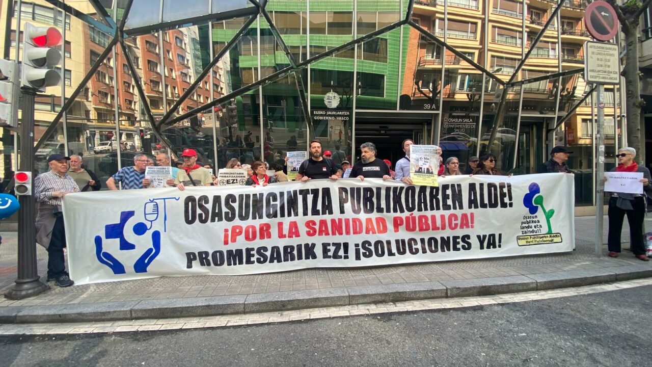OPA Herri Plataformak denuncia la situación de la sanidad pública: «Necesitamos soluciones a los problemas de Osakidetza»