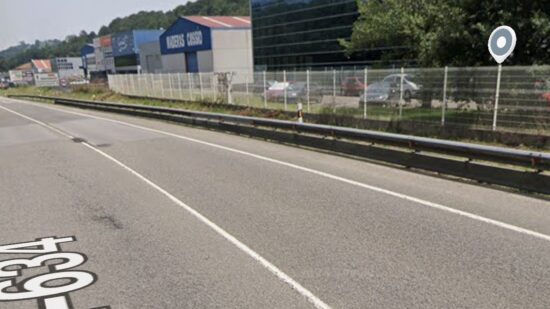 Reabierta la N-634 en Iurreta tras más de 12 horas cerrada por un incendio en una empresa papelera