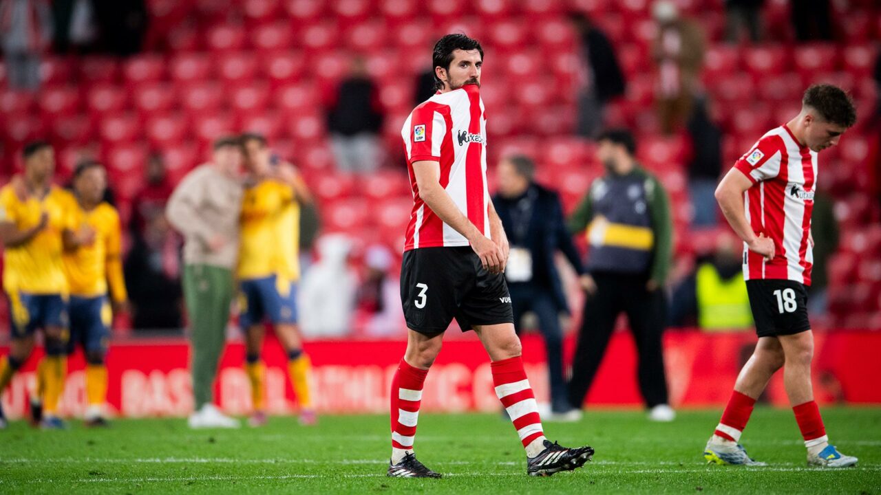 Un Athletic que preocupa: pitada de la grada y asientos vacíos en San Mamés