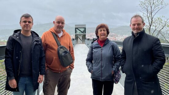 Galdakao inaugura un nuevo ascensor en el barrio de Aperribai