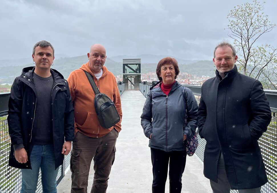 Galdakao inaugura un nuevo ascensor en el barrio de Aperribai