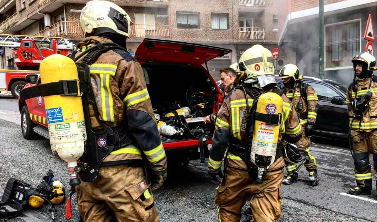 Suceso en Ollerías Altas: Un varón herido grave por un incendio en una lonja