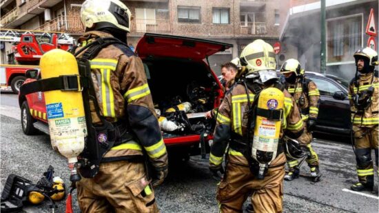 Suceso en Ollerías Altas: un varón herido grave por un incendio en una lonja y una mujer detenida