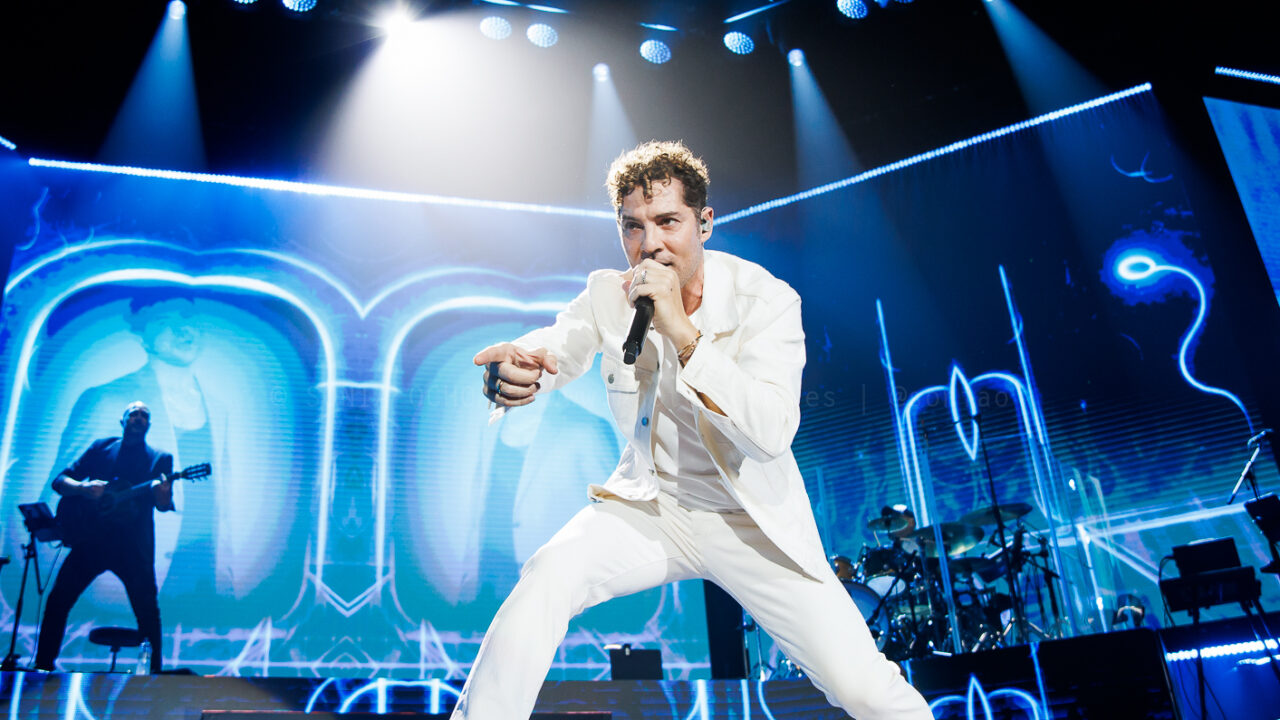 David Bisbal renueva ‘Vivir así es morir de amor’ y abre una nueva etapa en su carrera