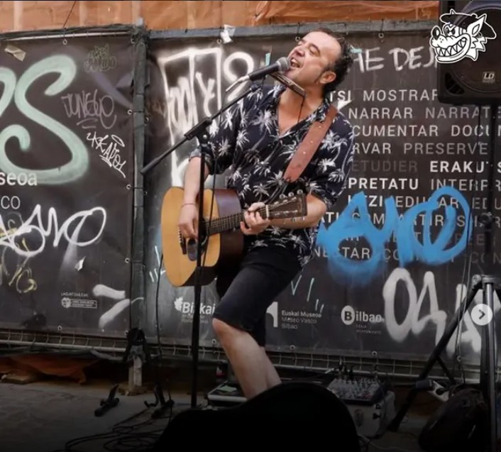 Los artistas callejeros de Bilbao convocan tres manifestaciones en contra de la nueva ordenanza de terrazas