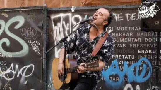 Los artistas callejeros de Bilbao convocan tres manifestaciones en contra de la nueva ordenanza de terrazas