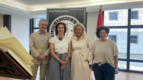 Bilbao celebra el Día del Libro con la 30ª Lectura Multilingüe de Don Quijote