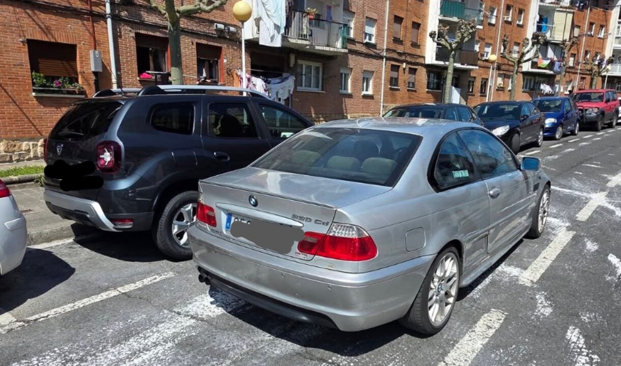 “Me encontré el coche lleno de pintura blanca”: denuncian varios vehículos afectados en Bilbao