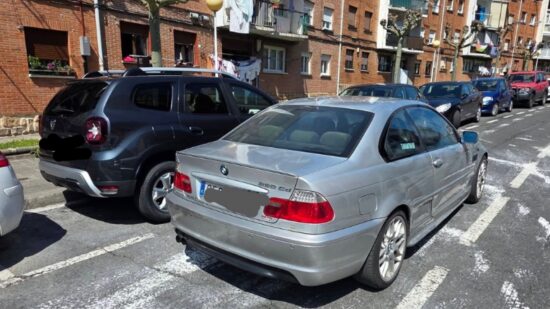 “Me encontré el coche lleno de pintura blanca”: denuncian varios vehículos afectados en Bilbao