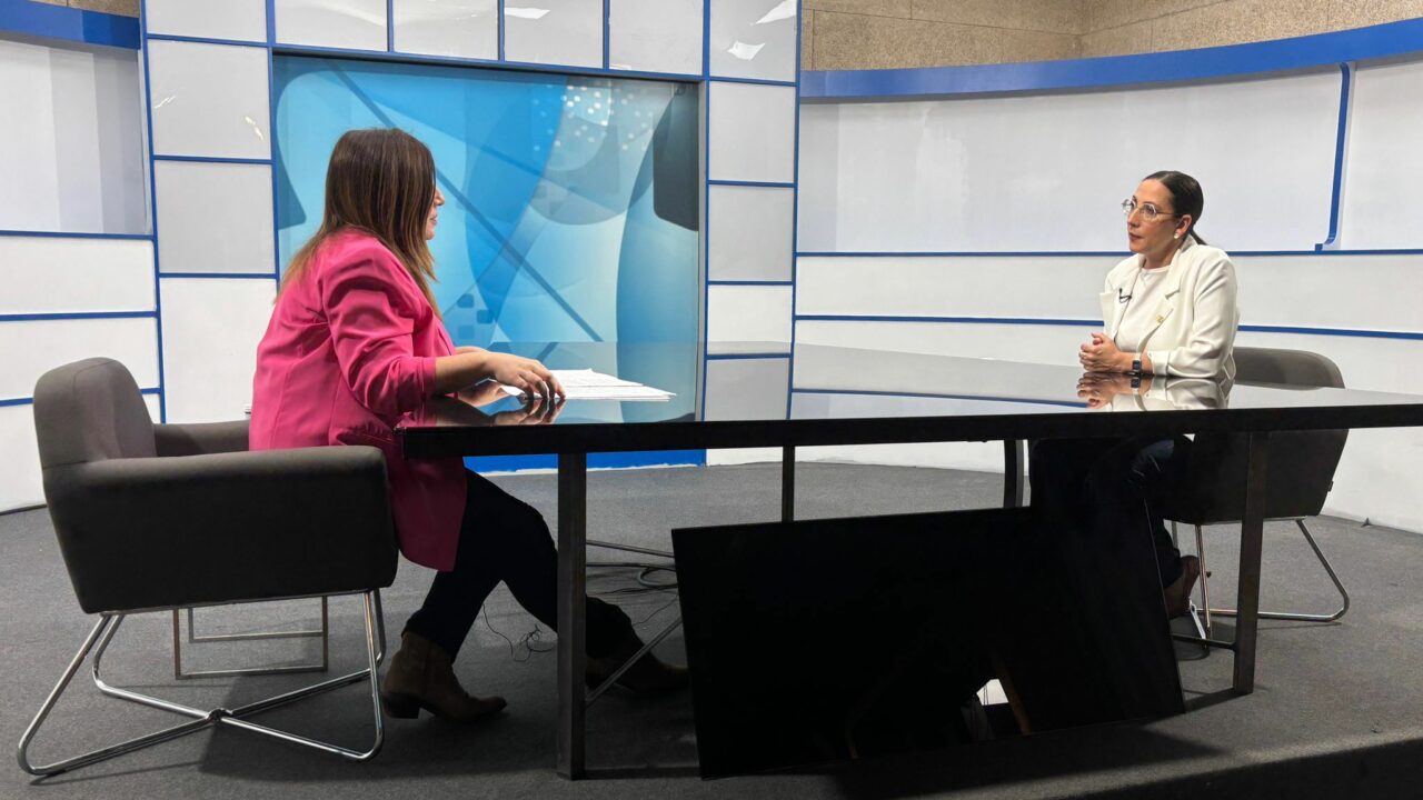 La consejera de Educación en Telebilbao: “Para nada se quiere eliminar el modelo A, eligen las familias”