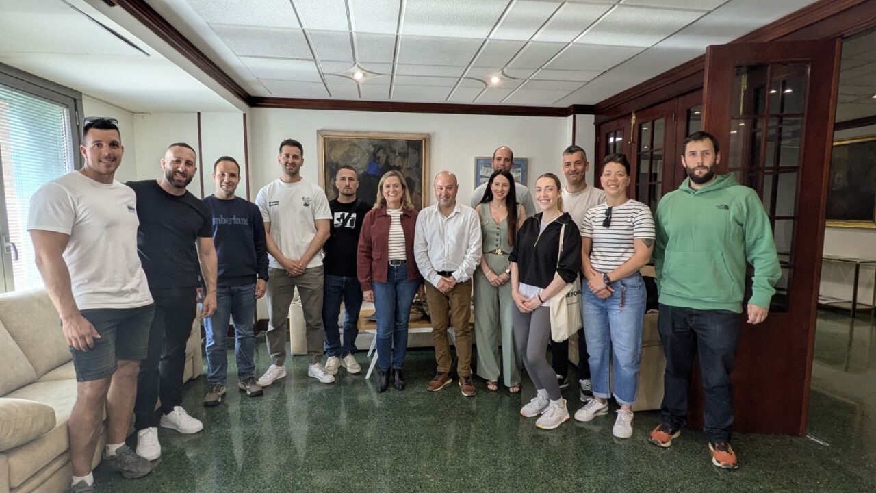 Barakaldo suma a doce nuevos agentes a la plantilla de la Policía Local