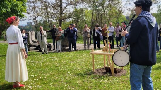 Coblenza planta un retoño del árbol de Gernika para celebrar una nueva Euskal Etxea en Alemania