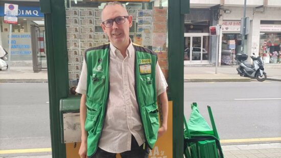 Javier, el vendedor de la ONCE de Santutxu que ha repartido 120.000 euros: «Esta noche no he dormido de la alegría»