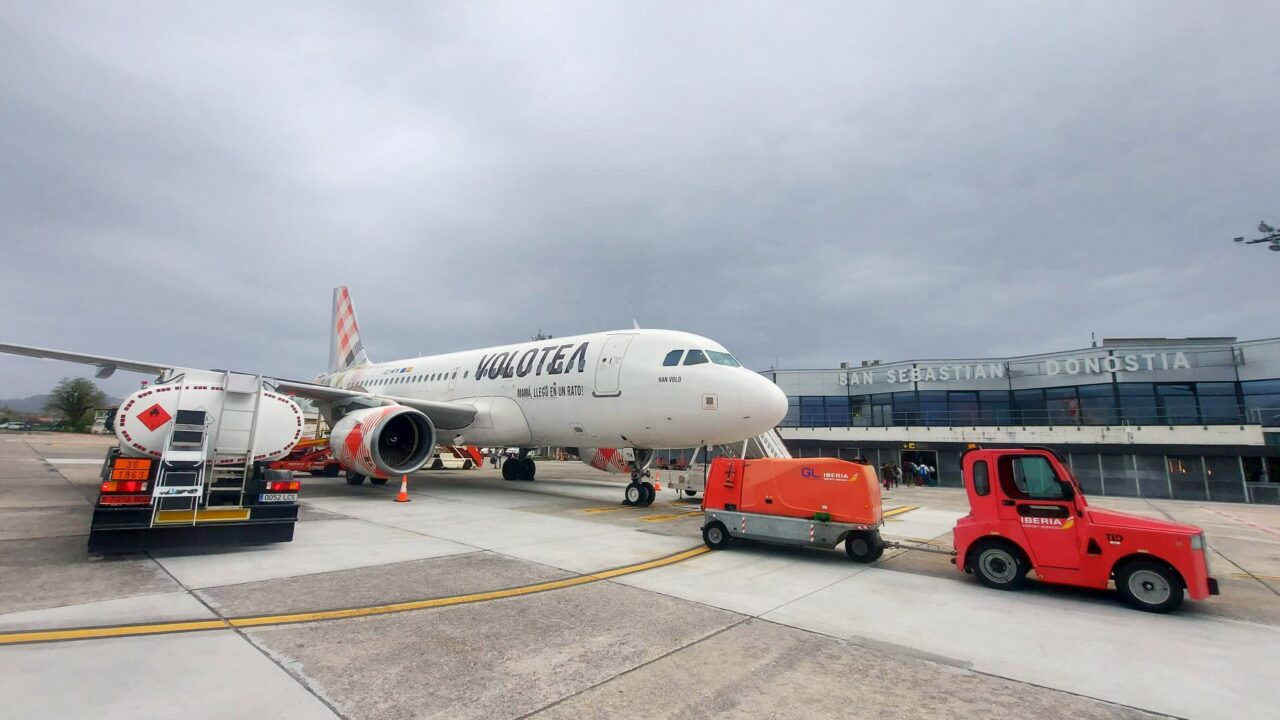 Los aeropuertos vascos operarán 879 vuelos durante el puente de mayo